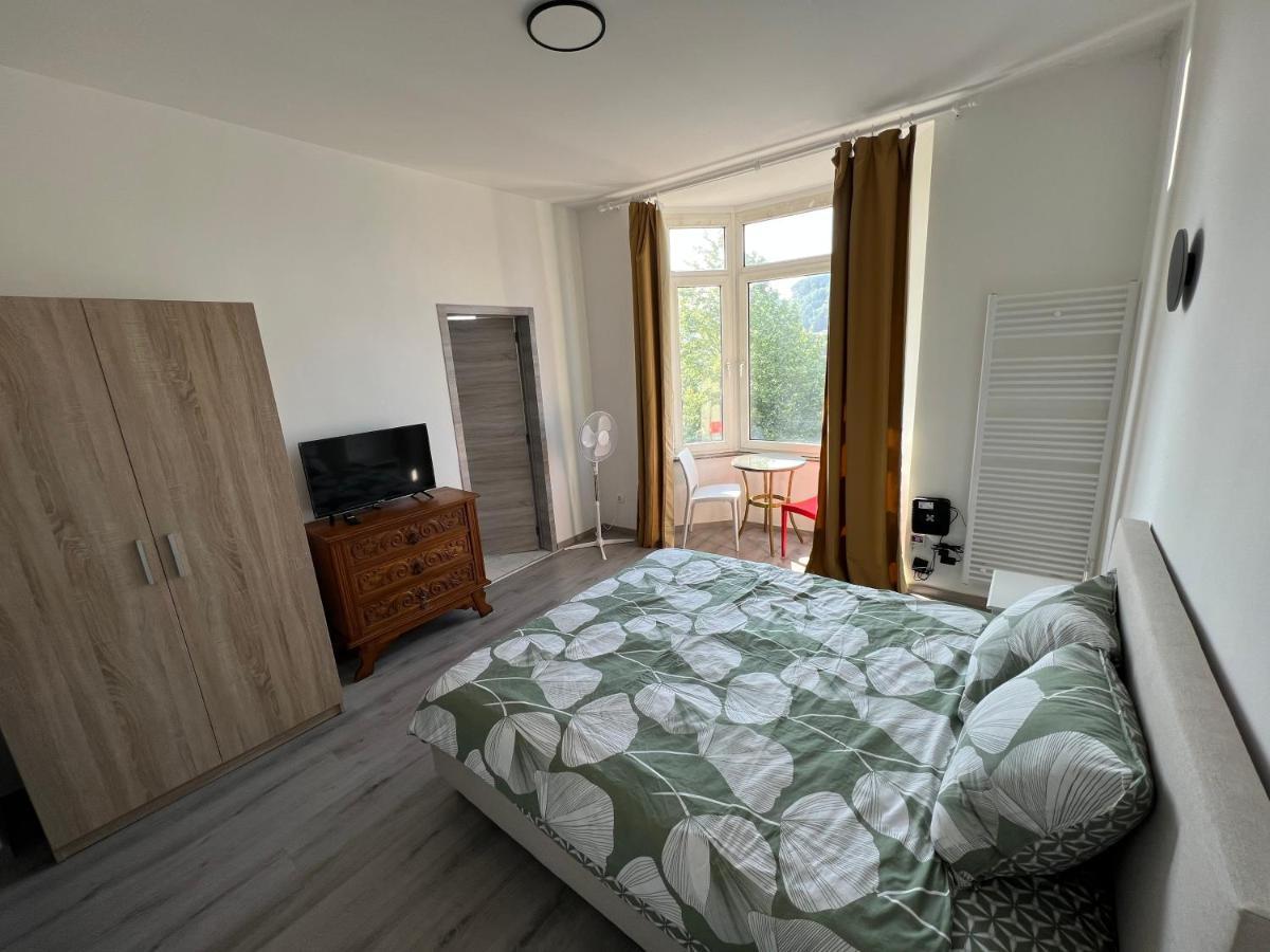 Riverbank Guest House Намюр Экстерьер фото